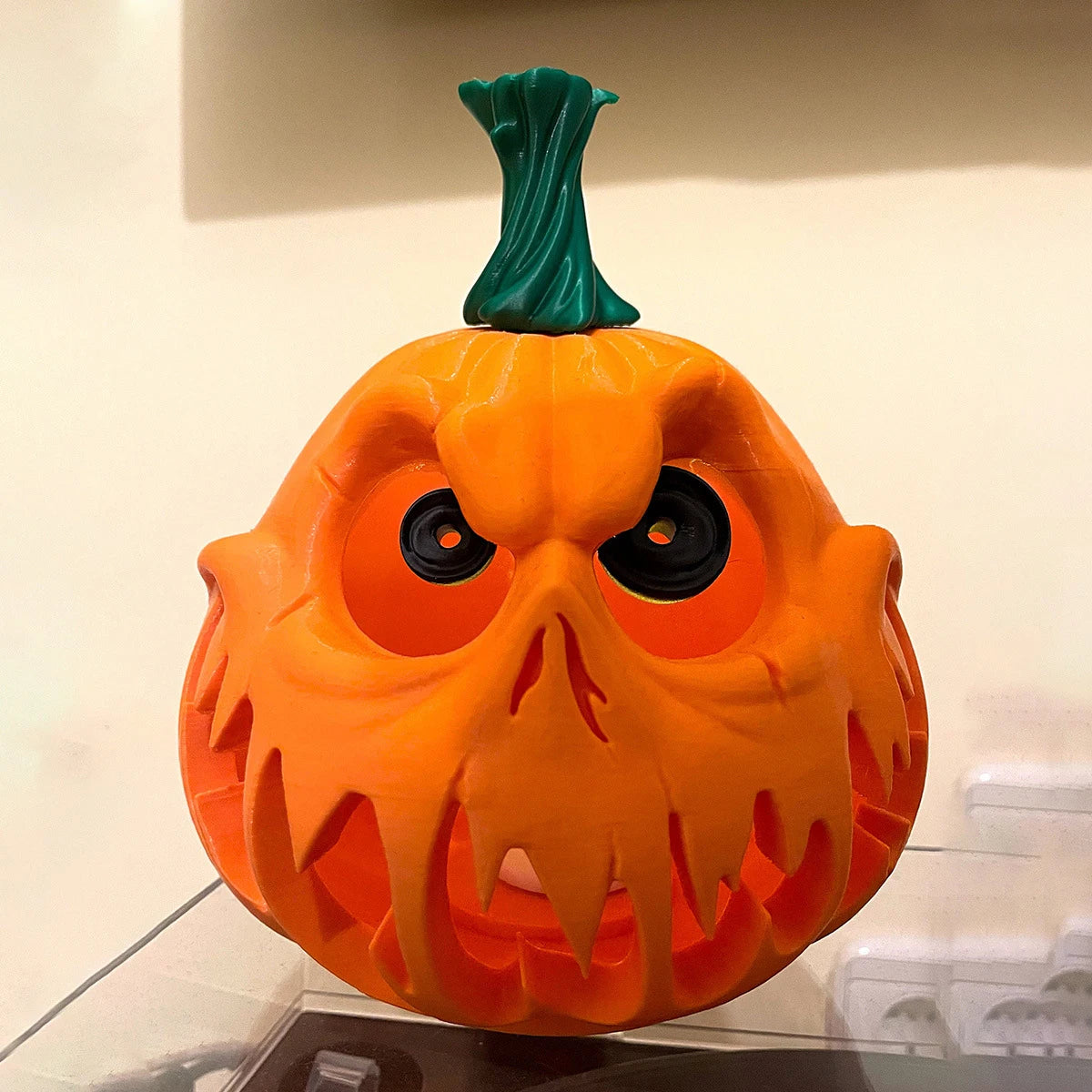 1Pc Resin Cut Out Pumpkin Decorative Ornaments, Halloween Decorations/Horror Halloween Gifts for Desks, Tables, Gardens, Indoor and Outdoor Decorative Ornaments